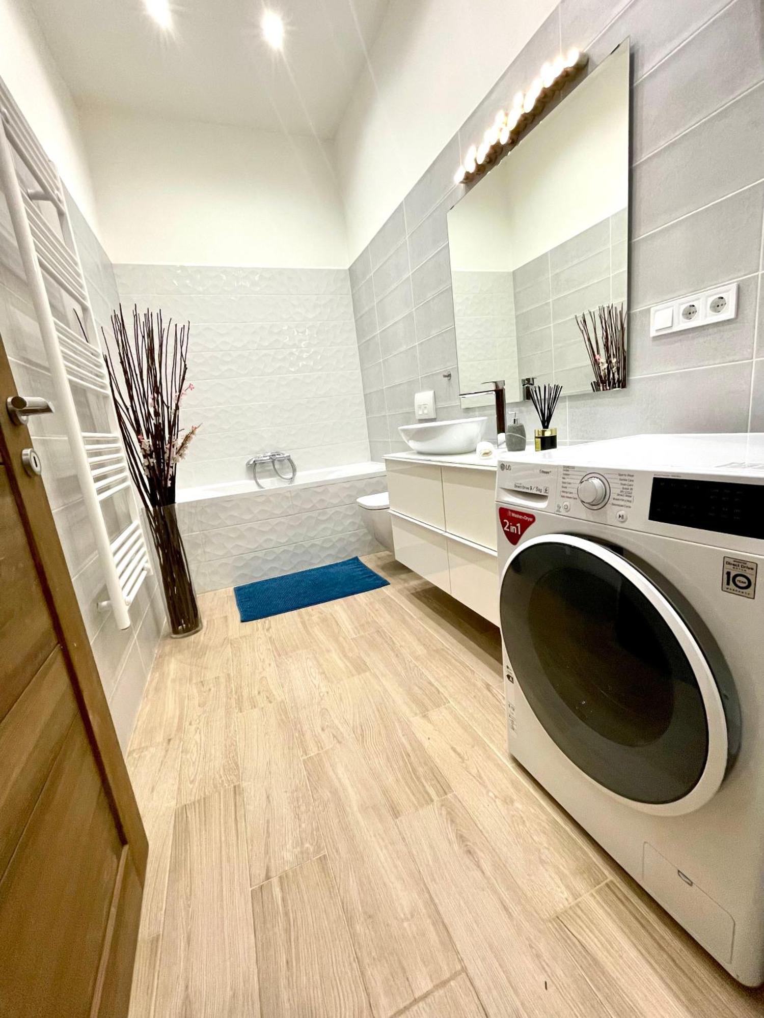 Smart Near The Westend City Center Apartament Budapesta